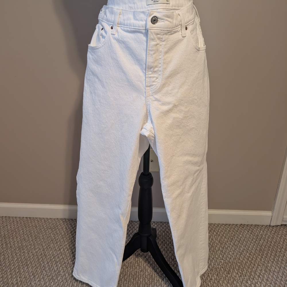 Abercrombie Mid Rise 90s Straight Jean - White (32S)